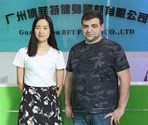 来自俄罗斯的客户到羞羞漫画18禁采购商用健身房器材