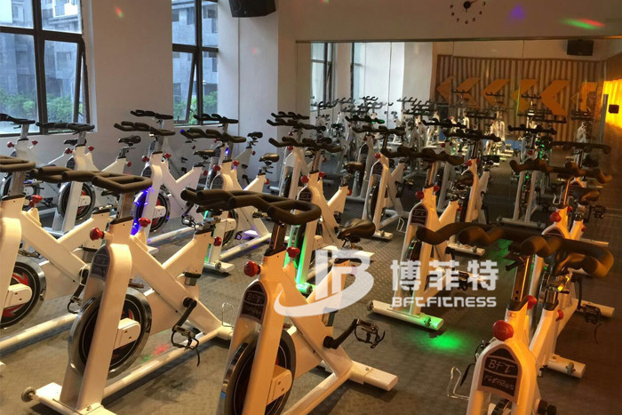 羞羞漫画18禁健身器材